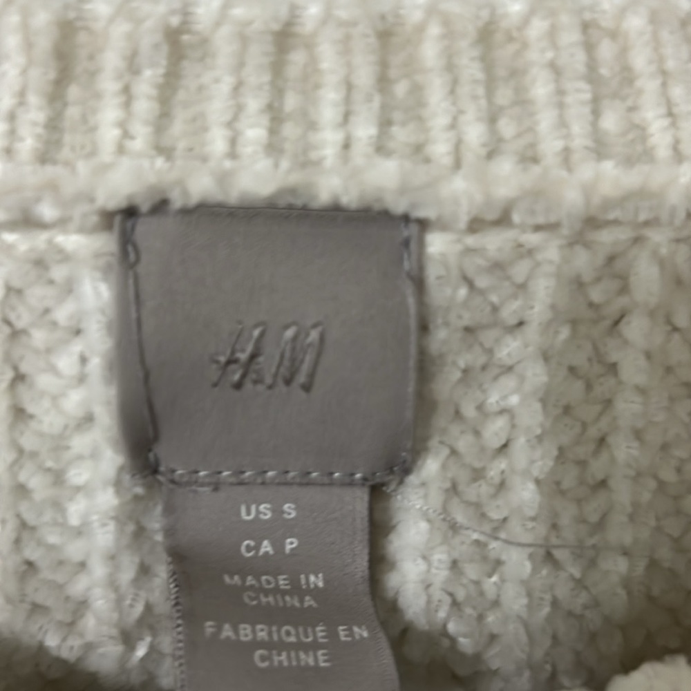 H&M Sweater - Picture 2 of 3